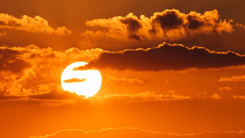 Cod galben de caniculă &icirc;n cea mai mare parte a țării. Unde vor fi peste 39 de grade?