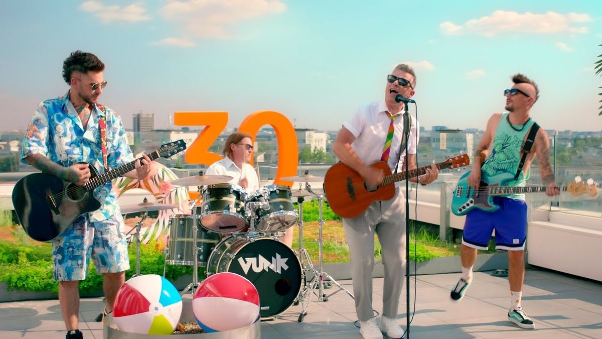 VUNK - Un sărut sărat și-un răsărit