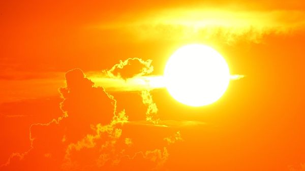 Alertă meteo! Temperaturi record &icirc;n weekend! Meteorologii au emis cod roșu și portocaliu de caniculă