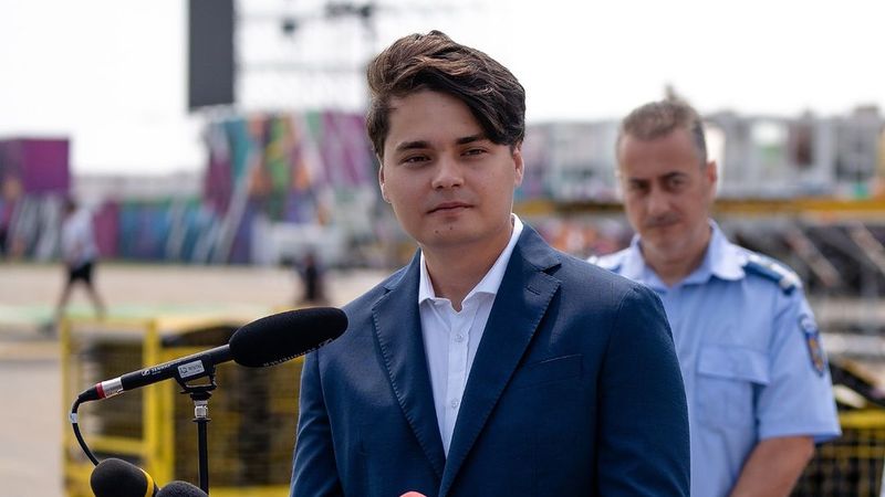 Selly și Campania Antidrog de la Beach, Please!