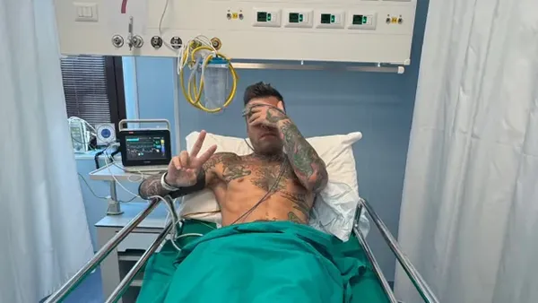 Fostul soț al Chiarei Ferragni, Fedez, din nou pe mâinile doctorilor. Primele declaraţii ale rapperului: "Pentru îndepărtarea tumorii mi-au cusut organele"