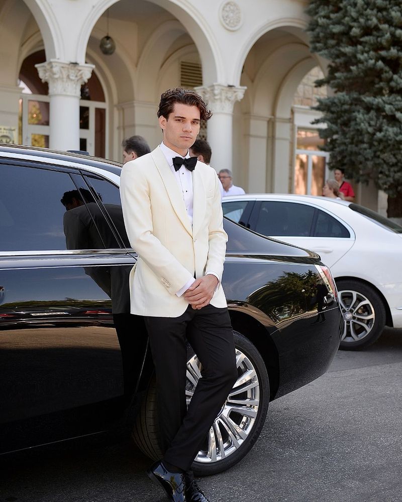 Cum au arătat Ianis Hagi și soția lui, Elena, în ziua nunții lor?