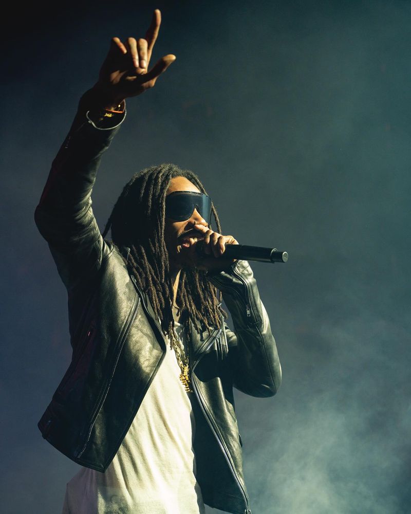 Wiz Khalifa, urmărit penal după ce a fumat canabis pe scena festivalului din Costinești