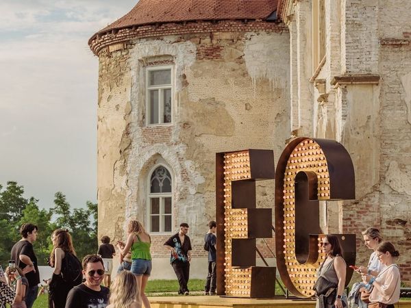 Cine este proprietarul castelului Banffy de la Bonțida unde are loc Electric Castle