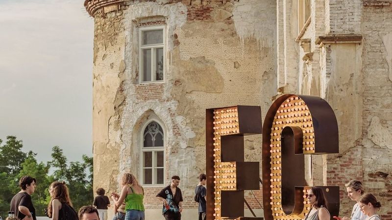 Cine este proprietarul castelului Banffy de la Bonțida unde are loc Electric Castle