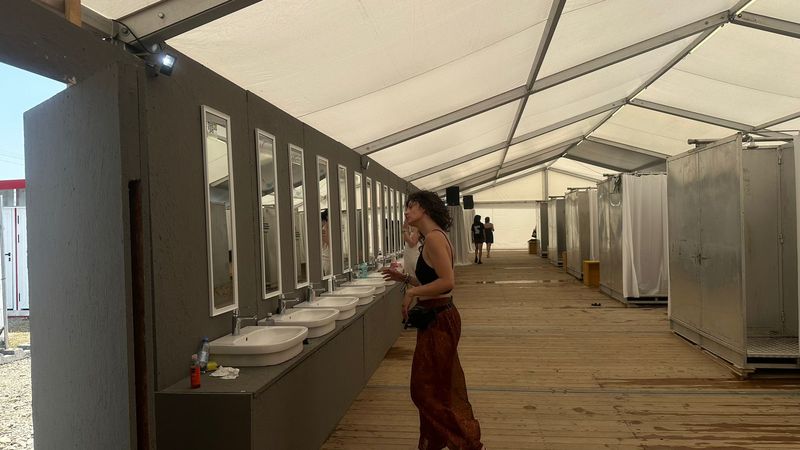 baia destinată zonei de corturi de la Electric Castle