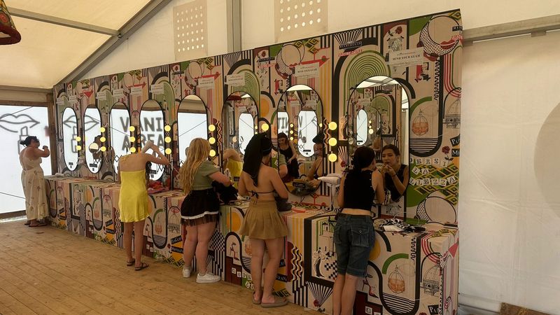 baia destinată zonei de corturi de la Electric Castle