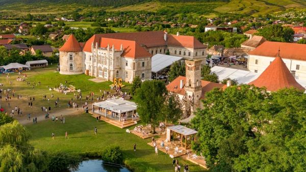 Cele mai bune opțiuni pentru a ajunge la Electric Castel 2024. Sfatul organizatorilor