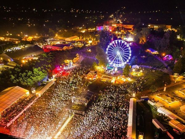 Zeci de amenzi &icirc;n prima zi de Electric Castle 2024! Mai multe persoane au vrut să intre la festival cu substanțe interzise