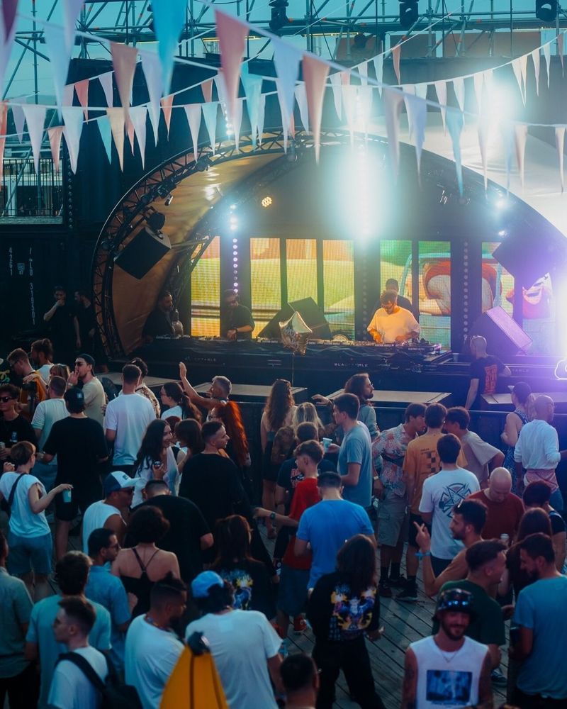 Cât costă să mergi la Electric Castle cu elicopterul?