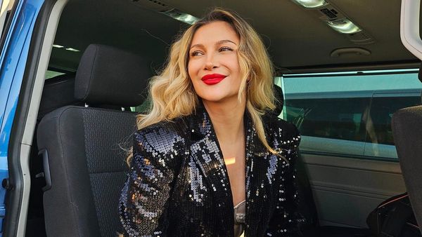 VIDEOCLIP: Lora - Piele pe Piele