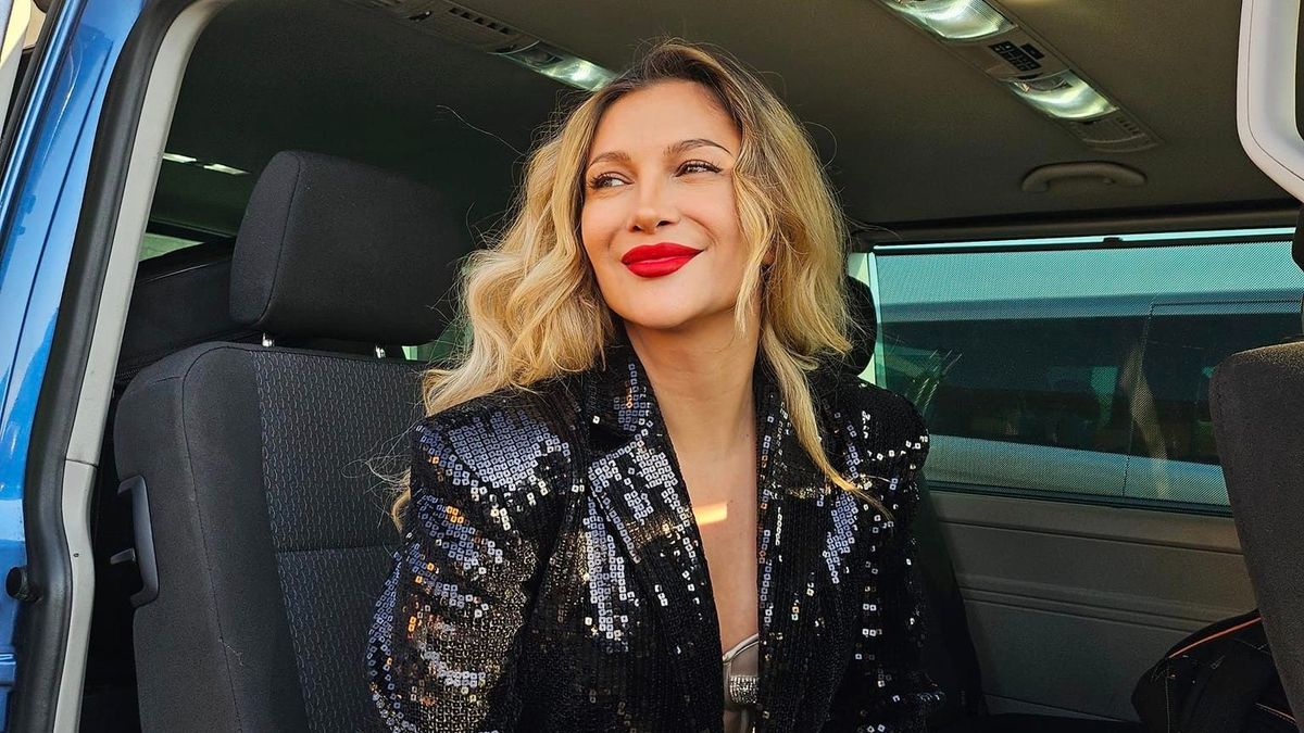 Lora - Piele pe Piele