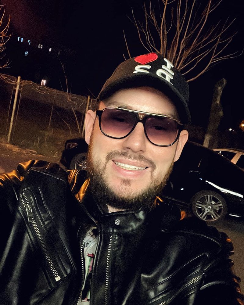 Andrei Versace a fost găsit mort în propria casă.