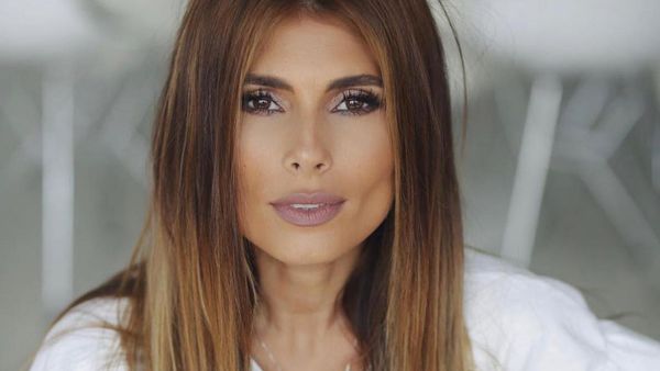 Glumele apărute pe seama Sânzianei Negru după derapajul de la  Electric Castle: „Eu adun sticle din tomberon, poate le găsesc”