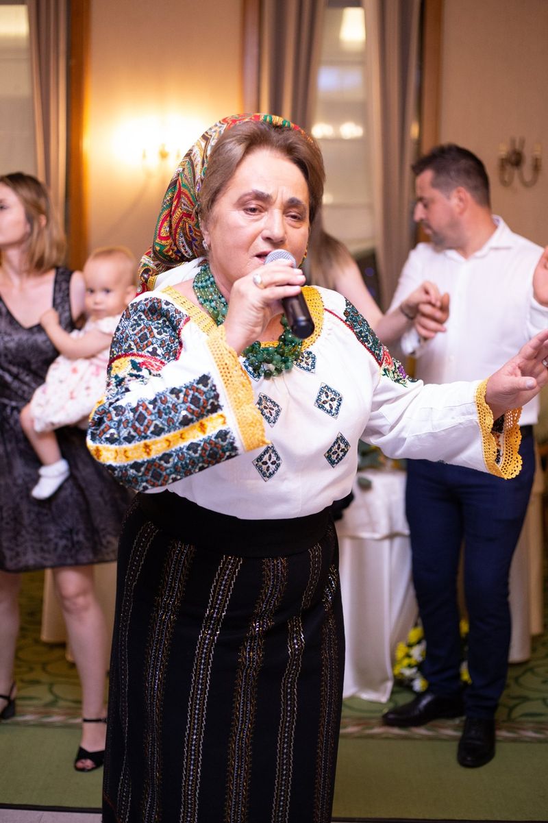 Laura Lavric a explicat ce s-a întâmplat, de fapt, la nunta de la Hârlău