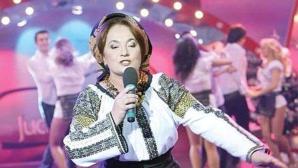 Scandal la o nuntă din Iași! Laura Lavric, acuzată că a lovit un tânăr artist. De la ce a pornit totul