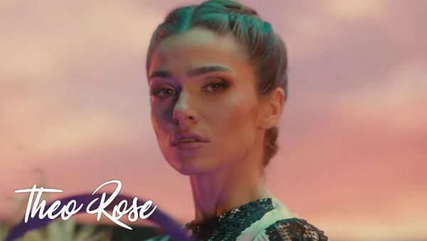 THEO ROSE, DOMINO & ALESSANDRA - Nu Ma Duc La Club