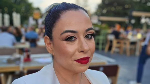 Oana Roman, pusă la zid de angajații unui hotel de lux: "Nu știu cine te consideră pe tine vedetă, tatăl tău a fost, eu de tine n-am auzit p&acirc;nă ieri"