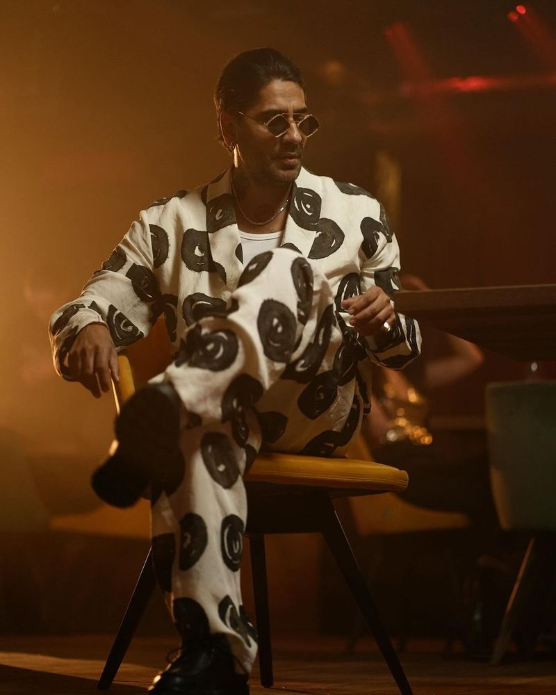 Cum a început colaborarea dintre Connect-R și Alex Velea?