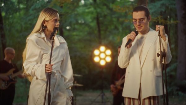 Radu Ștefan Bănică și Bianca Tilici au lansat o variantă live a piesei "Tu n-ai avut curaj"