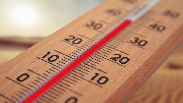 Temperaturi extreme &icirc;n Rom&acirc;nia! Meteorologii au emis cod galben și portocaliu pentru vineri și s&acirc;mbătă