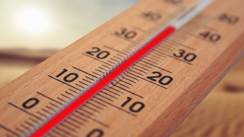 Temperaturi extreme &icirc;n Rom&acirc;nia! Meteorologii au emis cod galben și portocaliu pentru vineri și s&acirc;mbătă