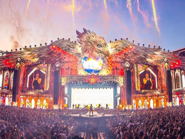 C&acirc;t costă o noapte de cazare &icirc;n Cluj &icirc;n timpul festivalului UNTOLD 2024