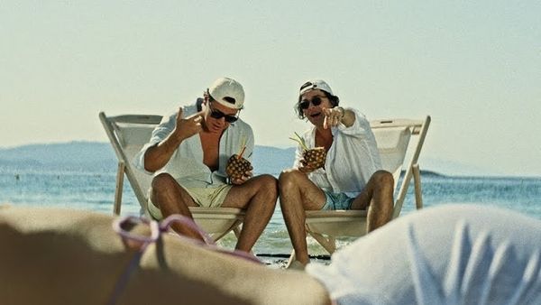 ADI și rareș au lansat piesa "Mykonos"