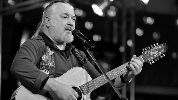 Impresara lui Nicu Covaci, adevărul despre înmormântarea marelui artist: ”Nu s-a pus problema vreodată de incinerare”