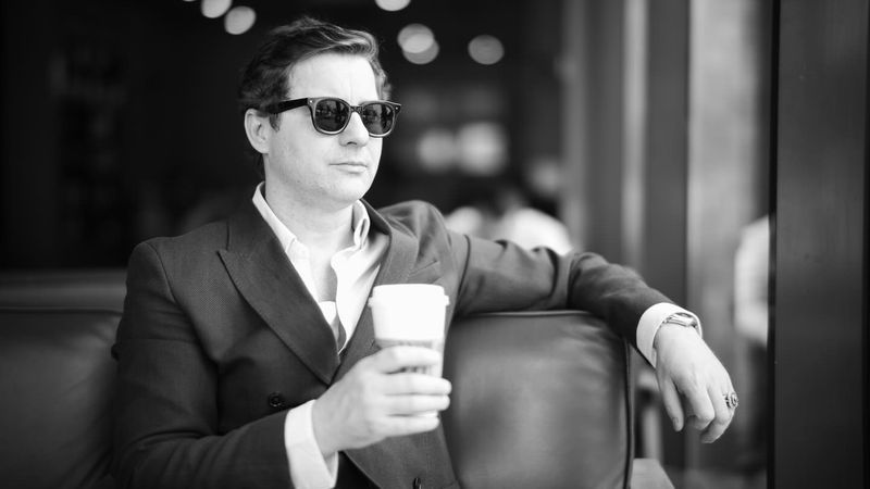 Angajata Ministerului Justiției l-a dat în judecată pe Adi Sînă