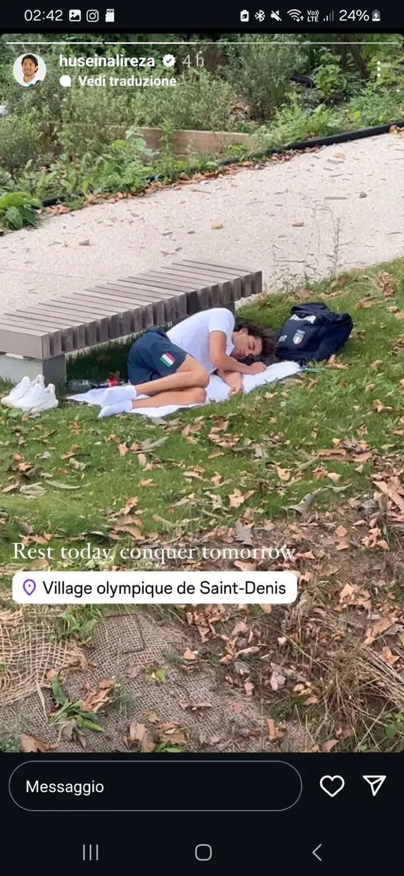 Campionul olimpic Thomas Ceccon filmat când doarme în parc