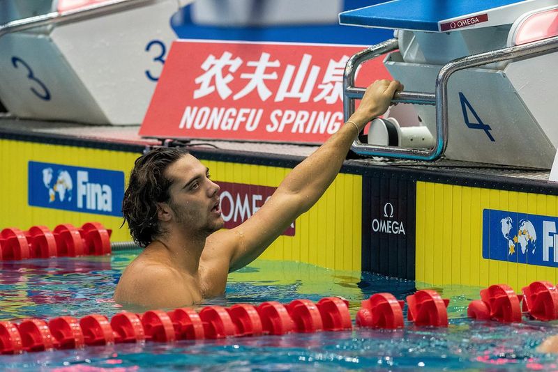 Thomas Ceccon surprins dormind în parc