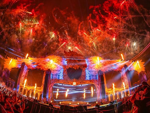 UNTOLD 2024. C&acirc;t costă cazarea la cort și parcarea pentru rulotă
