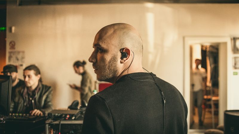 Guess Who a fost prins drogat la volan 