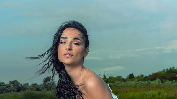 Eneli a lansat piesa Ileană, Ileană. Mesajul artistei: "Reprezintă un tribut adus memoriei tatălui meu"