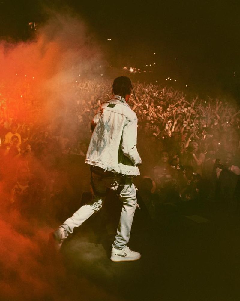 Travis Scott eliberat