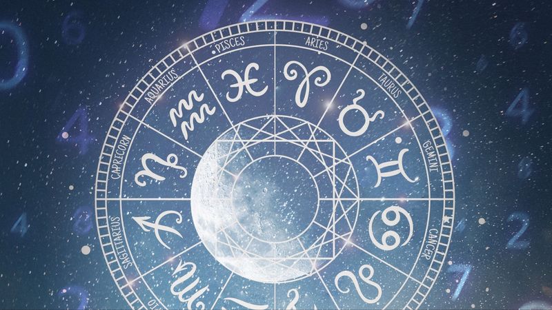 Horoscop zilnic, 13 august 2024: Fecioarele se pregătesc pentru un salt impresionant &icirc;n carieră. Scorpionii riscă să piardă bani &icirc;n urma unor decizii greșite