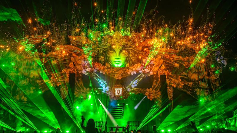 Zeci de amenzi la UNTOLD 2024: Mai multe persoane au fost prinse cu substanțe interzise la festival, iar un artist a fost amendat pentru limbaj licențios