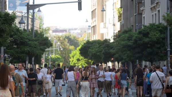 &bdquo;Străzi deschise - Promenadă urbană&rdquo; revine pe Calea Victoriei &icirc;n weekendul 17-18 august: Programul evenimentelor