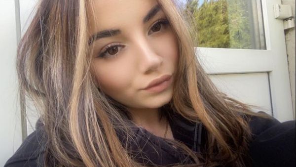 Calvarul prin care a trecut Ioanei, t&acirc;năra de 18 ani care și-a luat viața după o relație cu un șef de poliție: &rdquo;Tragedia a fost mușamalizată&rdquo;