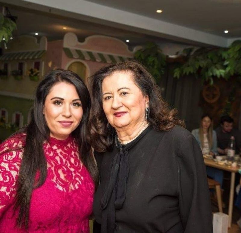 Oana Roman a făcut parastasul mamei sale