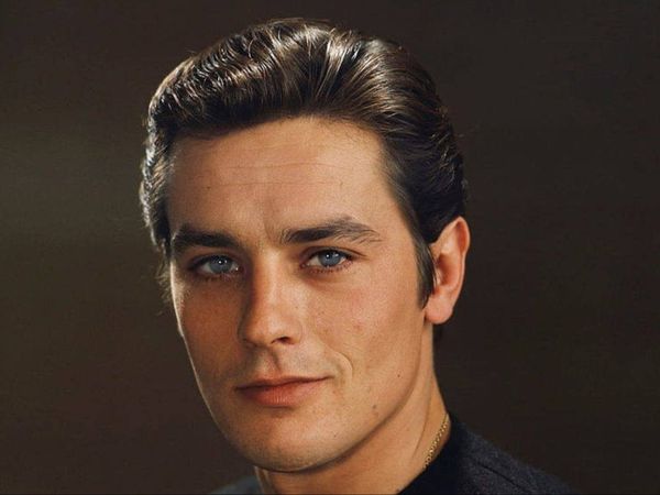 Ce avere a avut Alain Delon și cui i-a lăsat cea mai mare parte din suma colosală?