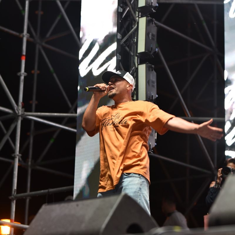  Puya a încins atmosfera înainte de show-ul lui 50 Cent la București 