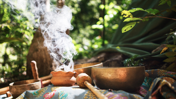 Cum și-a găsit tăm&acirc;ia locul &icirc;n compozițiile parfumurilor arăbești?