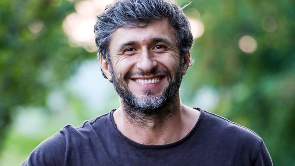 Dragoș Bucur, un fermier modern! Cum a revoluționat gospodăria de la țară cu un coteț de ultimă generație pentru găini