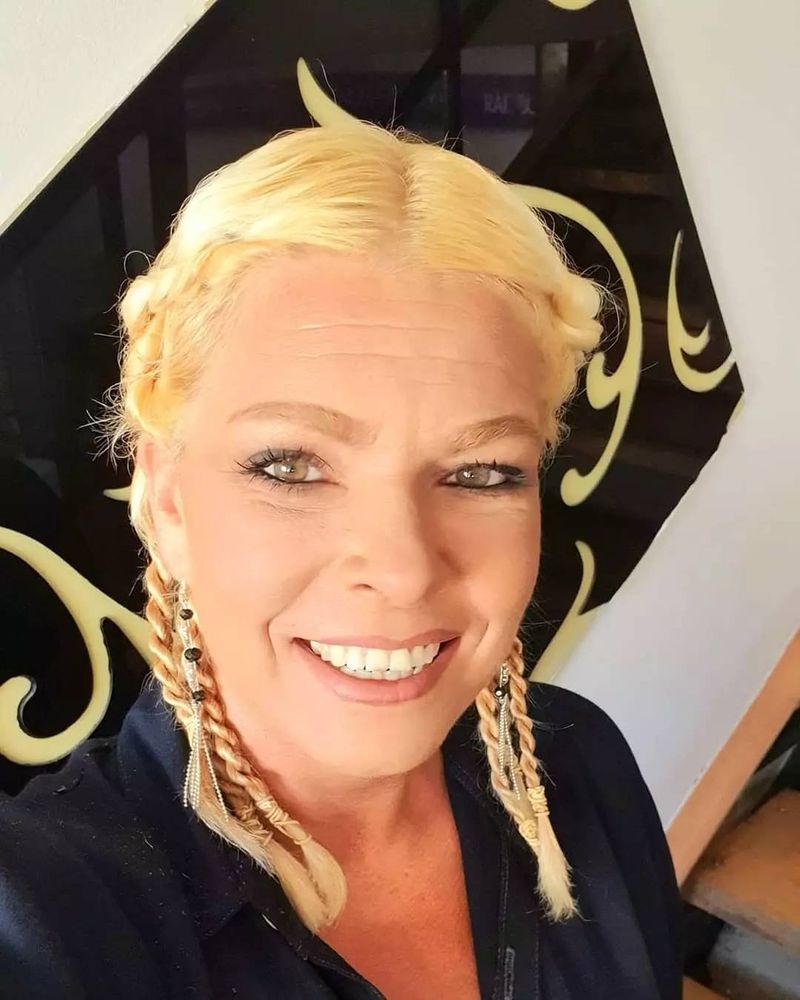 Dana Marijuana vindea droguri și copiilor