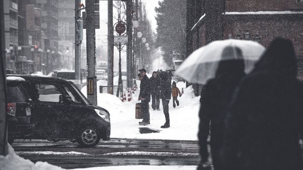 Meteorologii AccuWeather anunță inclusiv data la care va ninge &icirc;n București! Zăpada va veni mai repede dec&acirc;t te astepți
