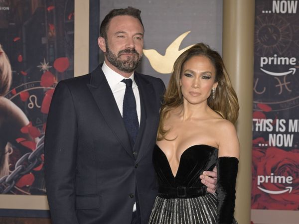 Noua "prietenă" a lui Ben Affleck seamănă izbitor de mult cu Jennifer Garner. Cine este Kick Kennedy
