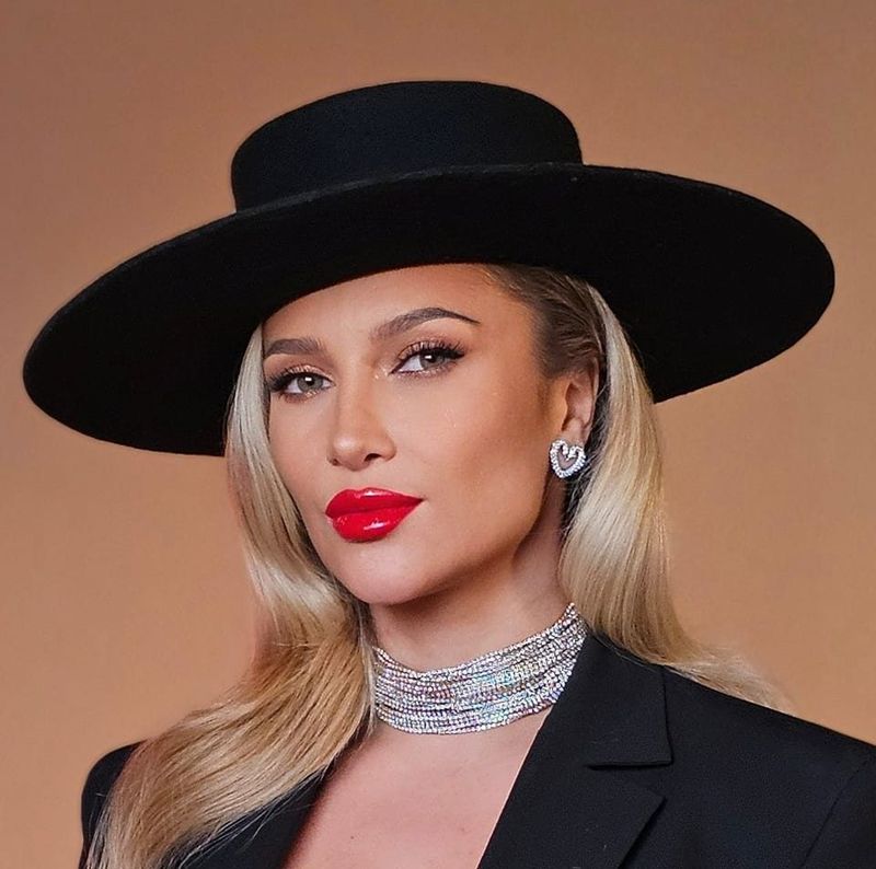 Lora a fugit de acasă