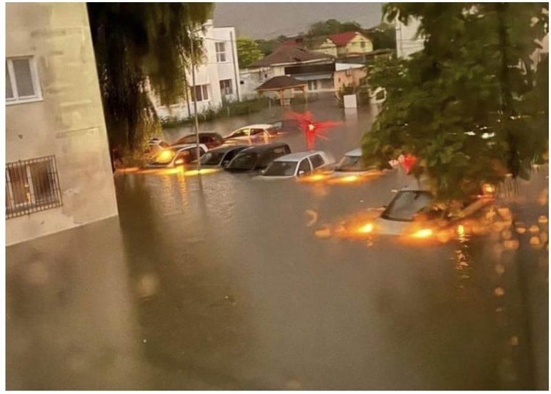 Care au fost factorii care au alimentat furtuna 